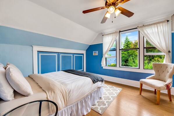 3 bedrooms, iron/ironing board, travel cot, free WiFi