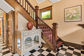 Interior - Downtown Fremont Charmer with Parking (Seattle)