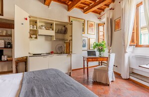 1 soverom, strykejern/-brett, wi-fi og sengetøy