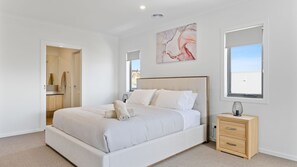 5 chambres, fer et planche à repasser, lit parapluie, accès Internet