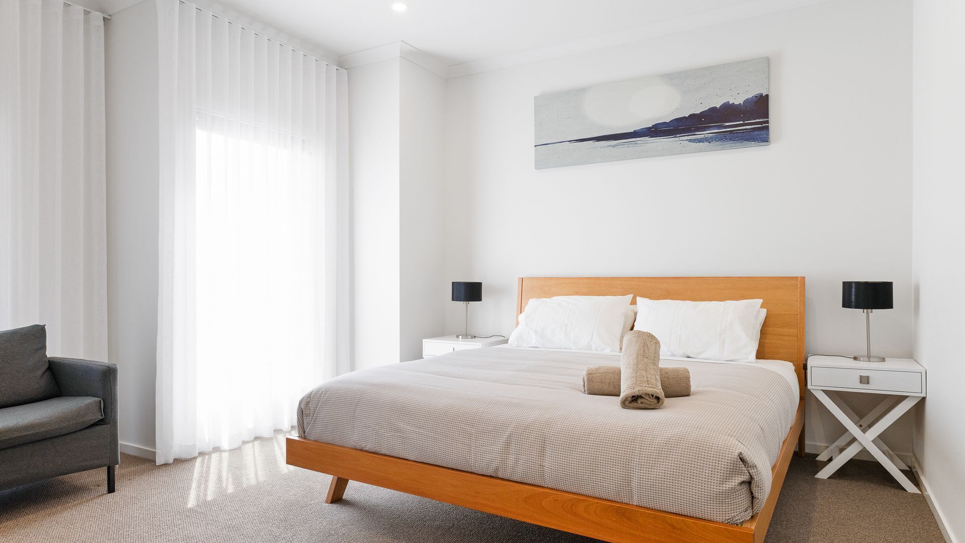 5 habitaciones, tabla de planchar con plancha, cuna de viaje y internet 