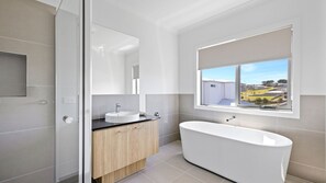 Shower, hair dryer - Paterson Retreat in San Remo (San Remo)