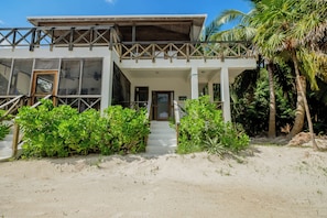 Room - North Beach Retreat (San Pedro)
