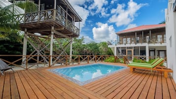 Standard Studio, 1 Queen Bed, Sea View | Balcony