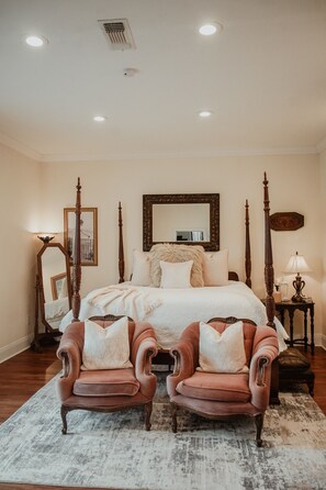 10 bedrooms, iron/ironing board, travel cot, WiFi