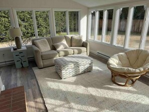 Fireplace - Walk To Beach, Town, Harbor! (Falmouth)