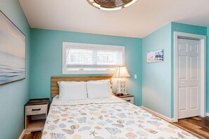 4 bedrooms, travel crib, WiFi, bed sheets