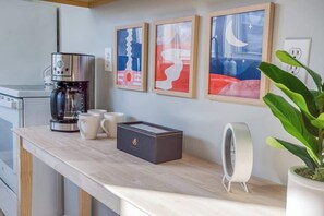 Fridge, microwave, oven, stovetop - The Sunnyside Stay Su (Dover)