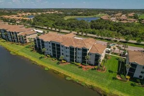 Exterior - Upgraded 2 Bed/2 Bath condo in GATED River Strand Golf & Country Club. Turnkey! (Bradenton)