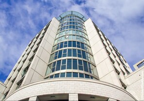 Exterior - Workstation | 96*Walkscore | Pro Clean | Spacious (Victoria)