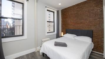 4 bedrooms, desk, iron/ironing board, free WiFi