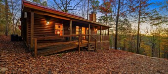2.7mi to Park Entrance - Dog Friendly - Huge Porch