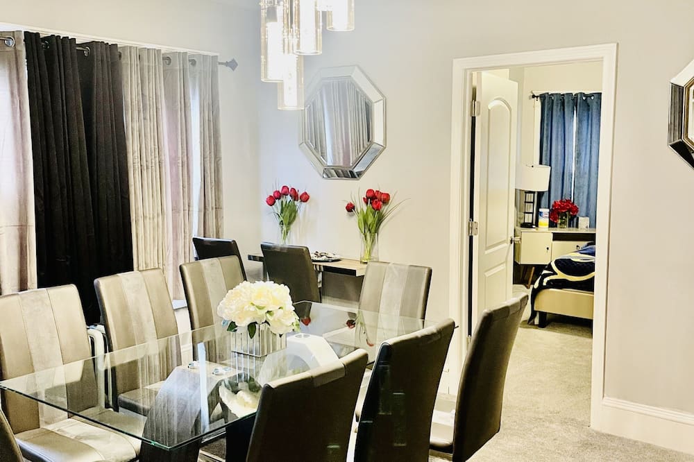 Newly Renovated 2 floor Getaway
