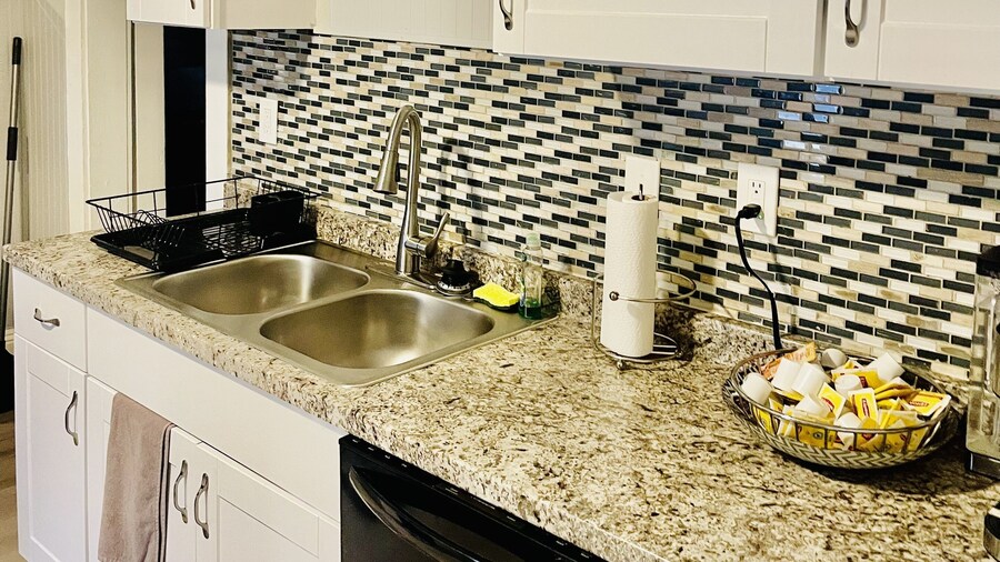 Newly Renovated 2 floor Getaway