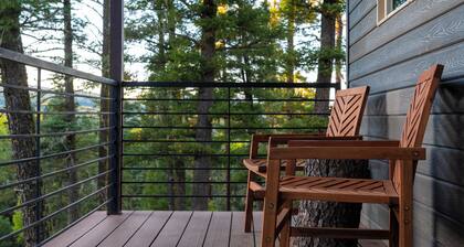 Cozy cabin, King Bed, fire pit, A/C, Smores