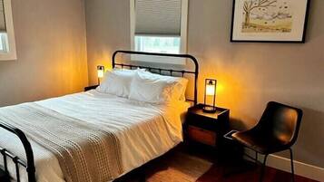 3 bedrooms, iron/ironing board, WiFi, bed sheets