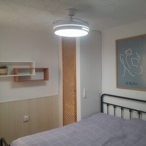 1 chambre, fer et planche à repasser, Wi-Fi, draps fournis