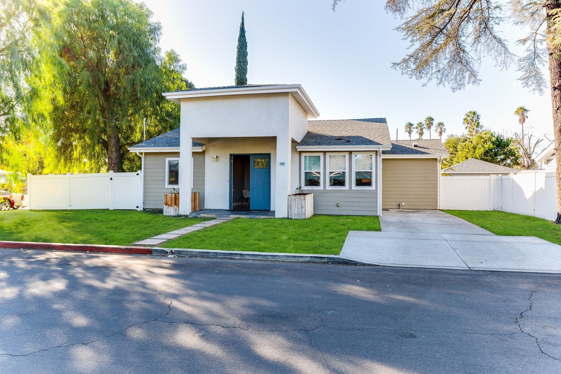 Lake Balboa Compound