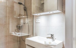 Shower - Beach front apartment in Oostende (Oostende)