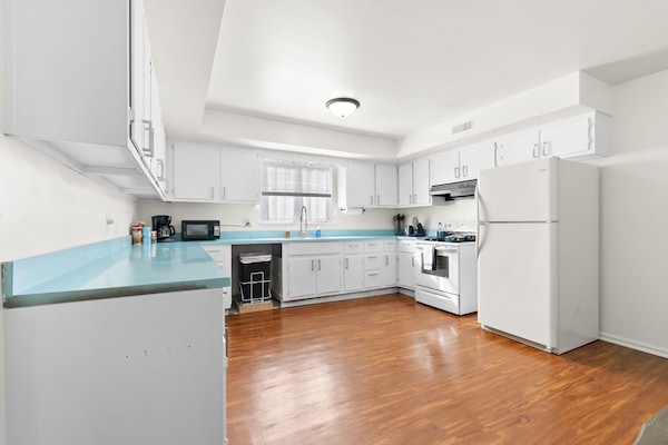 Frigorífic, microones, forn i placa de cuina