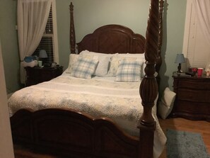 4 habitaciones, tabla de planchar con plancha, wifi y ropa de cama 