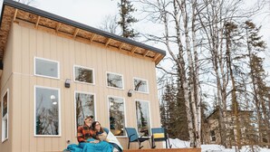 Blackout curtains, iron/ironing board (on request), free WiFi - BlueWater BaseCamp (Chugiak)
