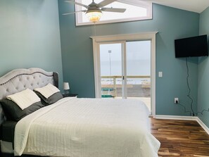 4 bedrooms, desk, iron/ironing board, travel cot