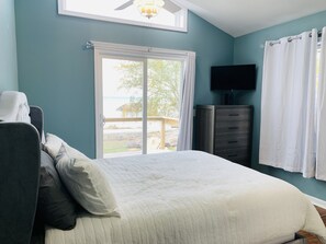 4 bedrooms, desk, iron/ironing board, travel crib