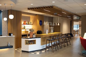 Bar (on property) - Holiday Inn Express Caen Epron by IHG (Epron)