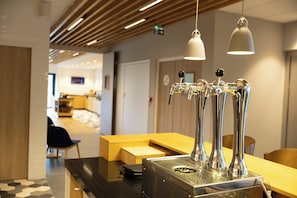Bar (on property) - Holiday Inn Express Caen Epron by IHG (Epron)