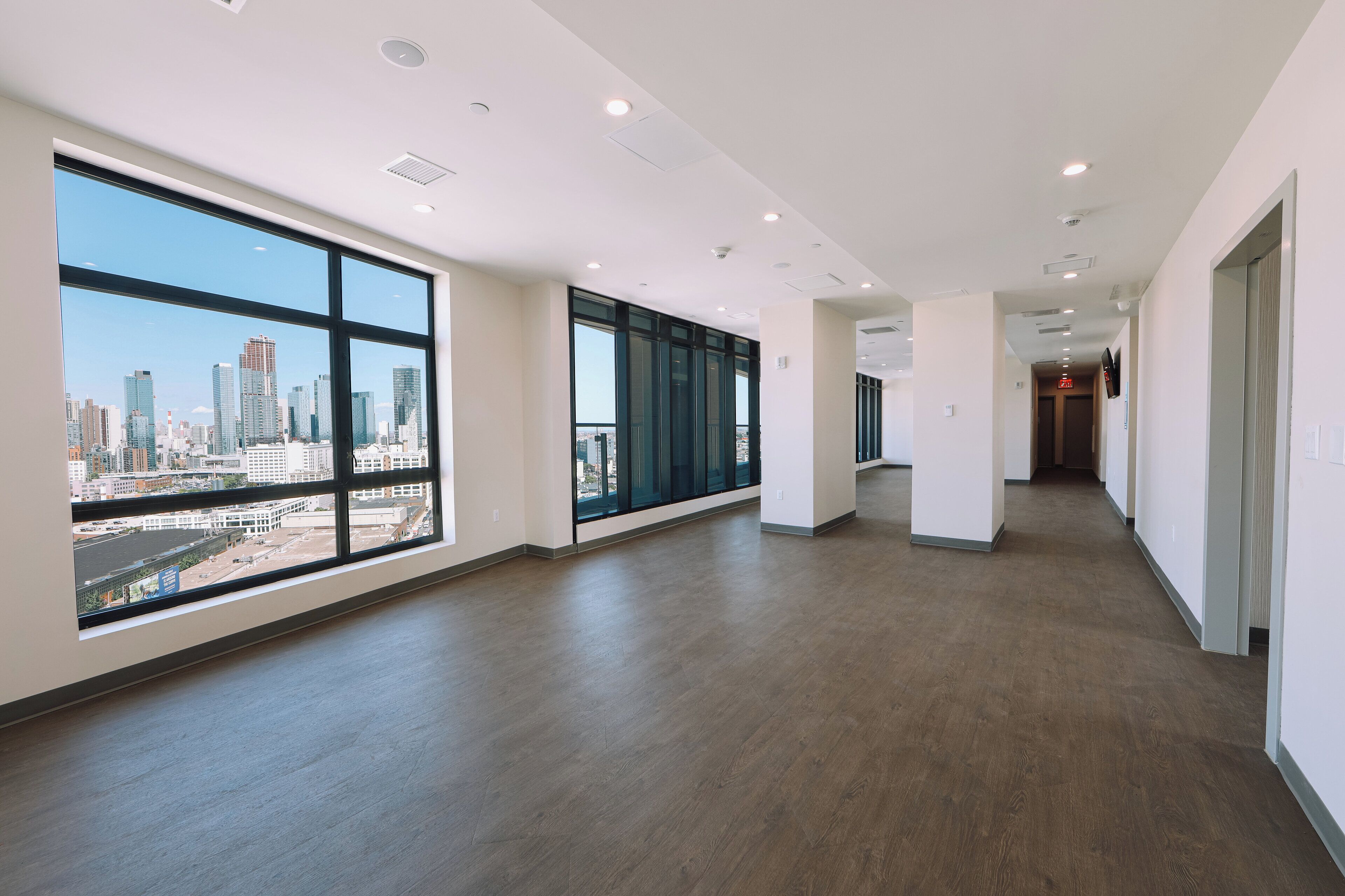 Photo - Holiday Inn Express Long Island City E - New York by IHG