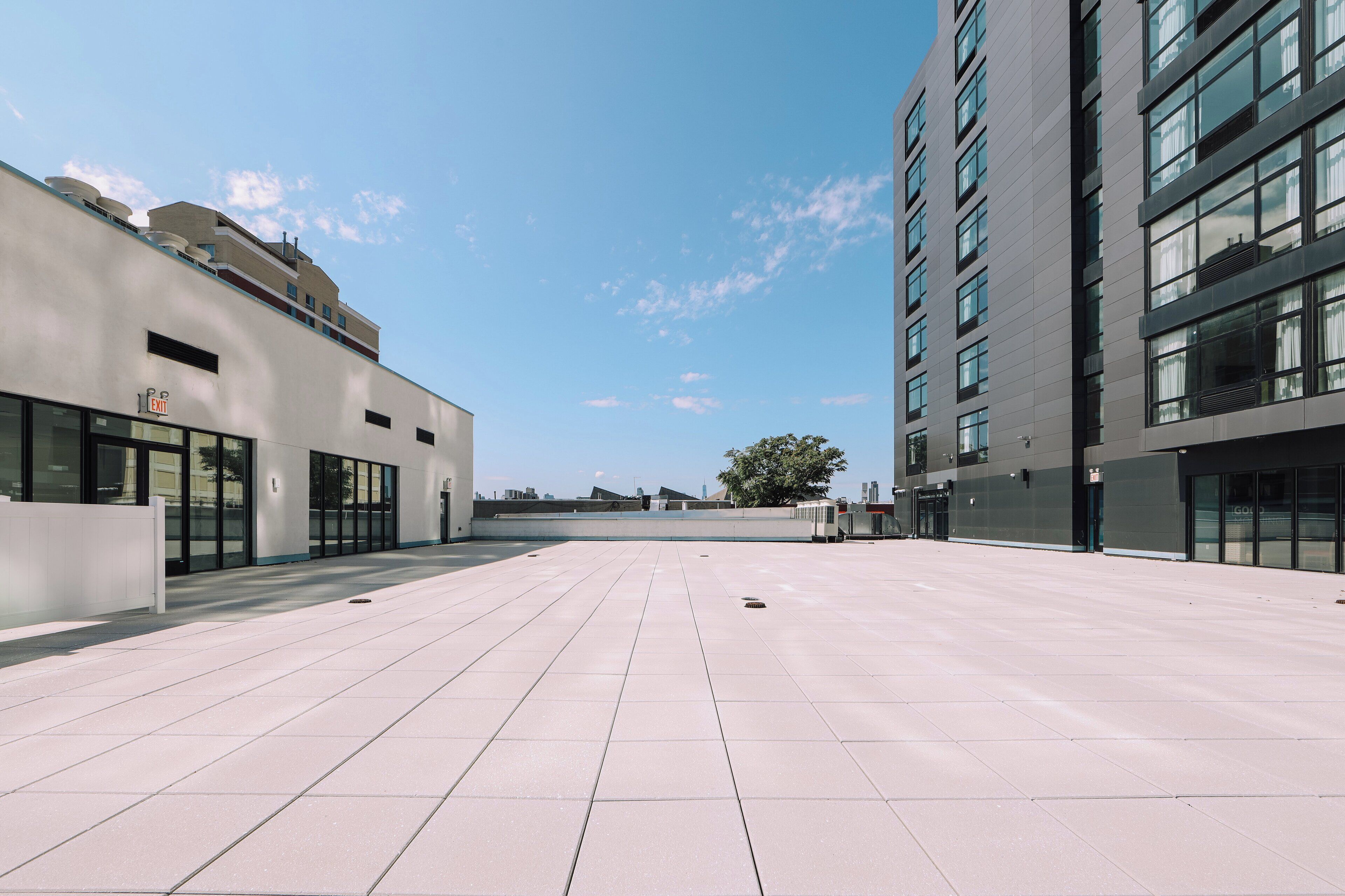 Photo - Holiday Inn Express Long Island City E - New York by IHG