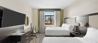 Holiday Inn Express Long Island City E New York by IHG