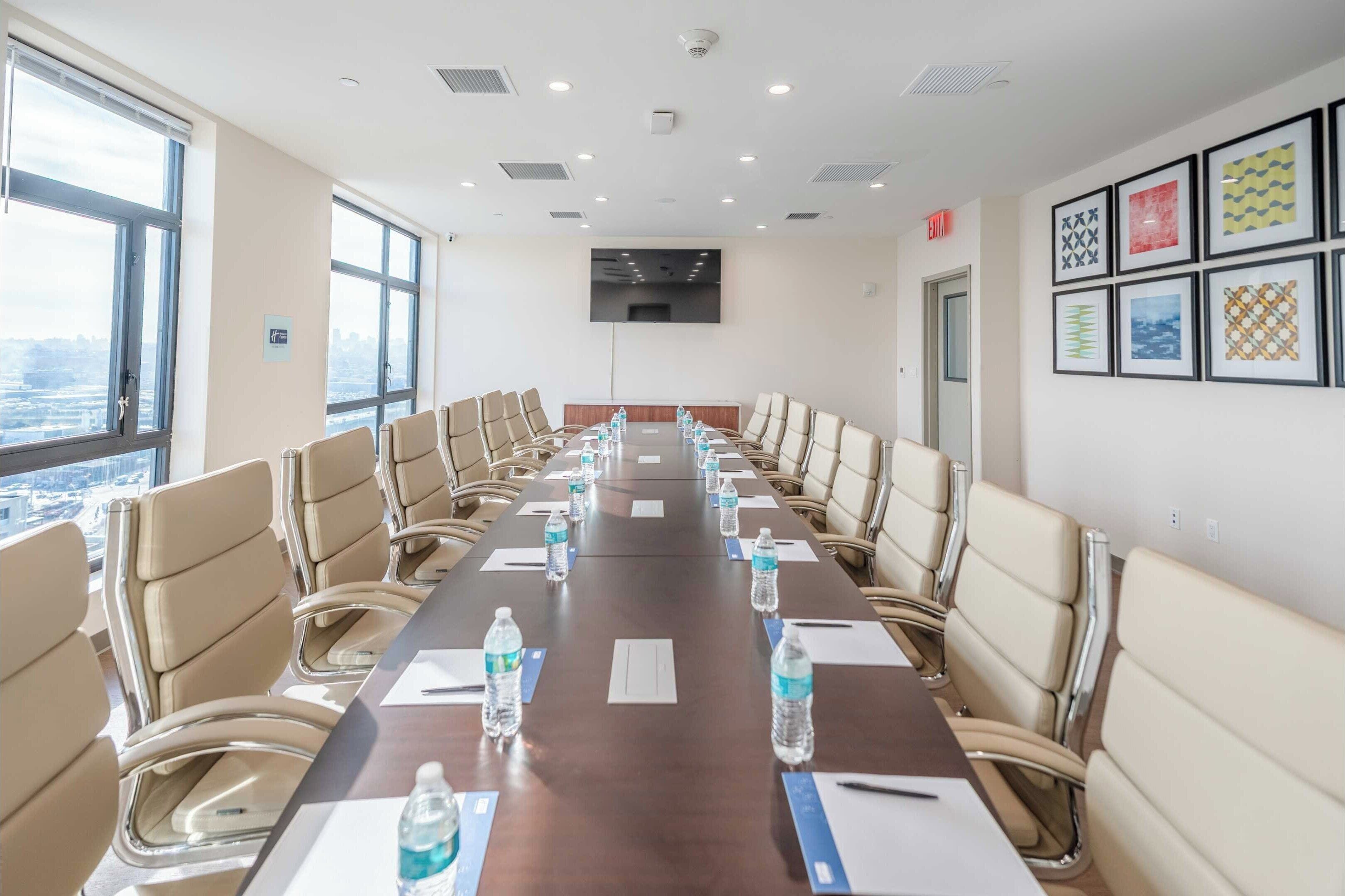 Photo - Holiday Inn Express Long Island City E - New York by IHG