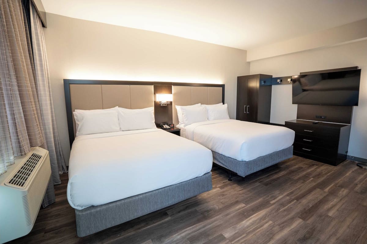 In-room safe, desk, blackout drapes, soundproofing