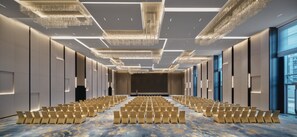 2 restaurants, lunch, dinner, brunch served; Chinese cuisine  - Crowne Plaza Shangluo by IHG (Shanglou)