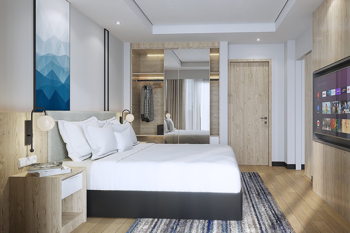 Suite, 1 Bedroom (Free Breakfast) | In-room safe, blackout drapes, WiFi (free), bed sheets
