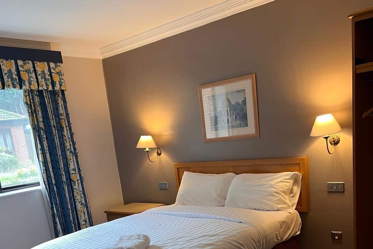 Standard Double Room, 1 Double Bed | Desk, iron/ironing board, free WiFi, bed sheets