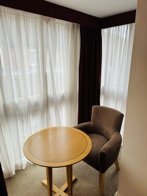 Habitación individual estándar, 1 cama individual | Escritorio, tabla de planchar con plancha, wifi gratis y ropa de cama
