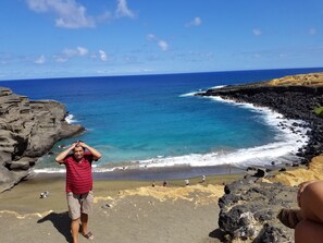Beach - Spacious studio apartment with your own entrance (Keaau)