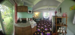 1 多间卧室、免费 WiFi、床单、轮椅无障碍