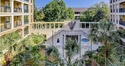 Coligny Beach, Pools, & Shops- Few Steps Away