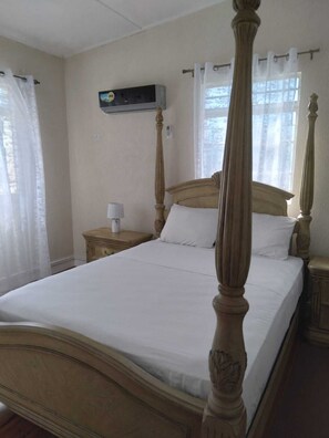 2 chambres, fer et planche à repasser, Wi-Fi, draps fournis