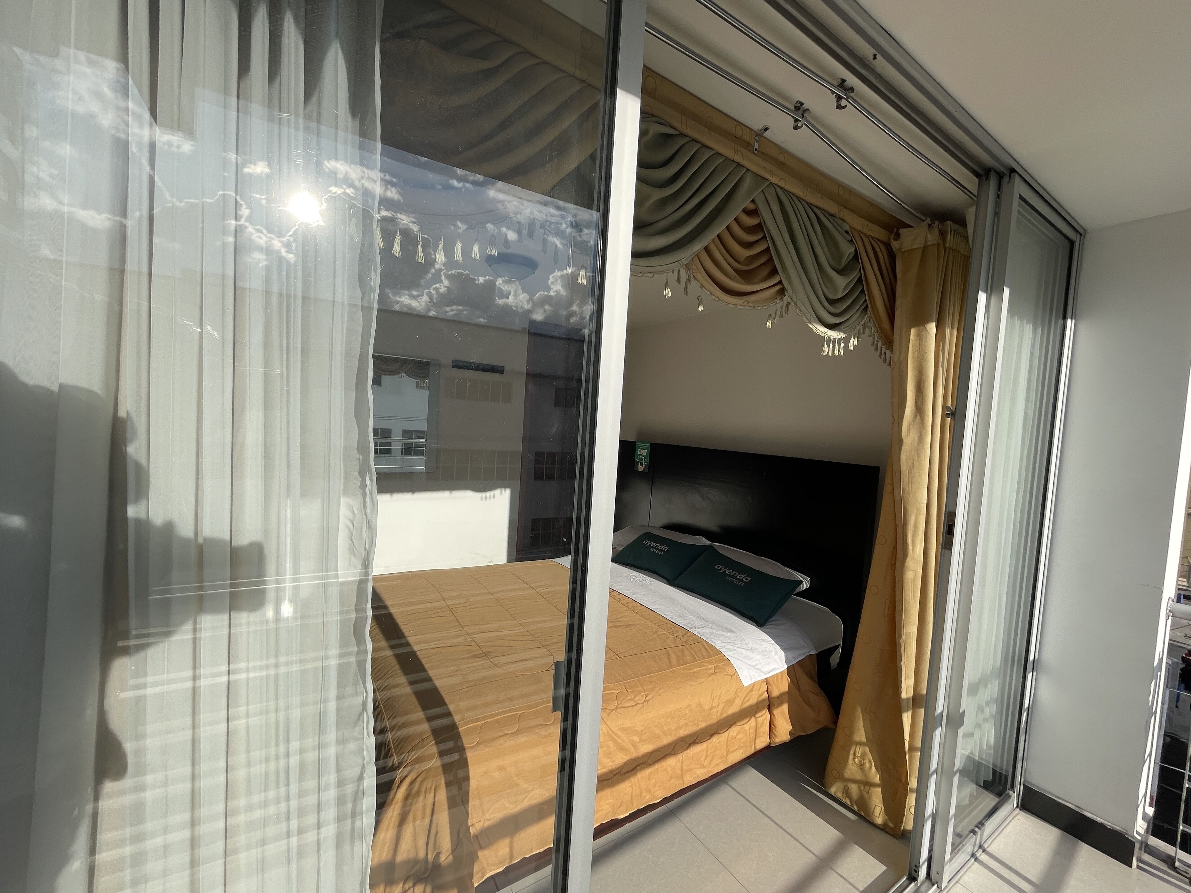 Deluxe Double Room | Desk, free WiFi, bed sheets