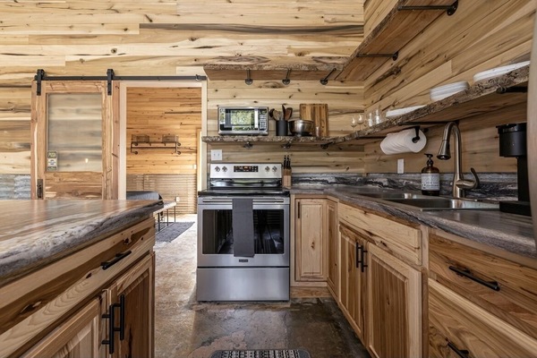 Frigorífic, microones, forn i placa de cuina