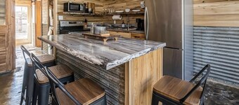 Tiny home, River View near Shawnee Forest, hiking and boating Ohio River 