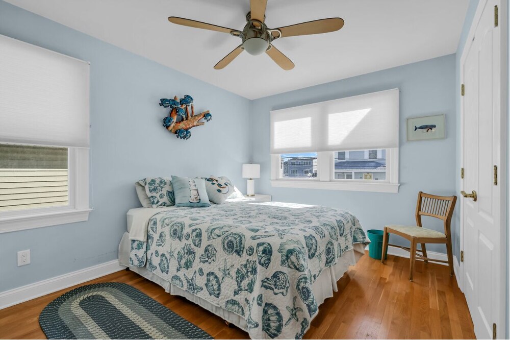 Family Friendly Ultimate Getaway 4 short blocks from Manasquan Beach