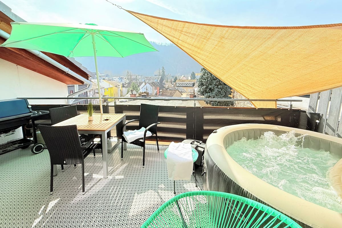 Condo panoramique | Literie hypoallergénique, coffre-fort, bureau