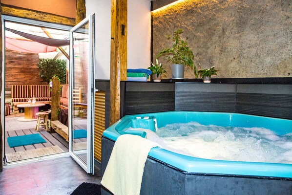 城市公寓式客房 | 私人 SPA 浴缸