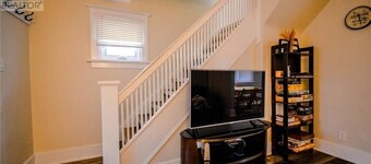 Cozy 3 Bedroom Hideaway Cottage Minutes From The Falls & Complimentary Breakfast